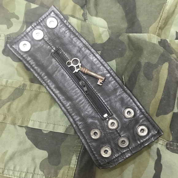 Leather Cuff Wallet - Picture 1 of 3